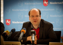 Landwirtschaftminister Christian Meyer gibt die ausgewählten LEADER/ILE Region bekannt