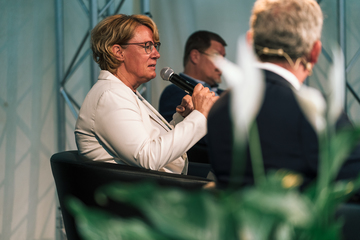 Ministerin Barbara Otte-Kinast bei der Verleihung des Digitalisierungspreises Agrar und Ernährung