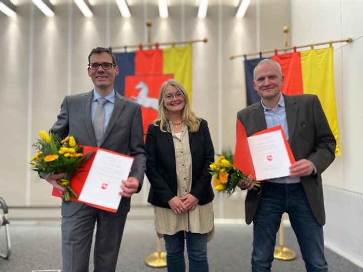 Gruppenbild mit Michaela Dämmrich und den beiden Preisträgern