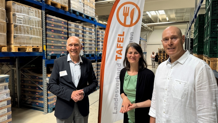 Eröffnung des Verteilzentrum Springe (v.l.n.r.): Uwe Lampe, Ministerin Miriam Staudte und Betriebsleiter Michael Stockhecker