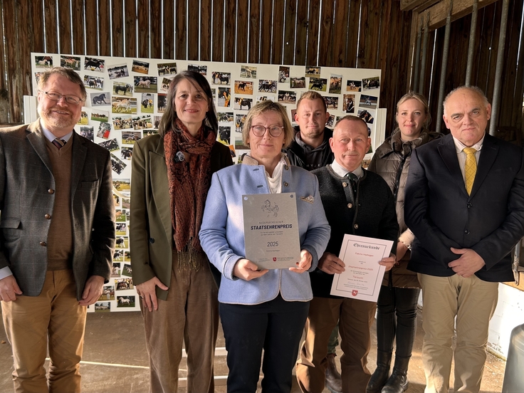 Frau Ministerin Staudte verleiht der Familie Hashagen den Staatsehrenpreis 2025