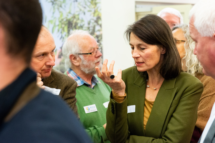 Ministerin Miriam Staudte im Gespräch mit Herrn Dr. Vinzenz Bauer