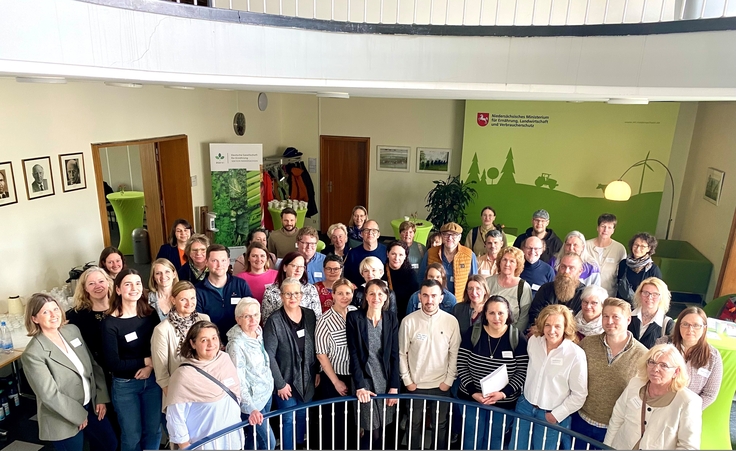 Gruppenbild der Teilnehmenden des Fachtags im flur des ML