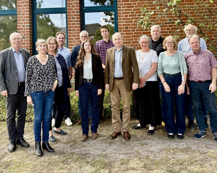 Gruppenfoto: Gründungsmitglieder und der neu gewählte Vorstand/Geschäftsführung von BioKreis