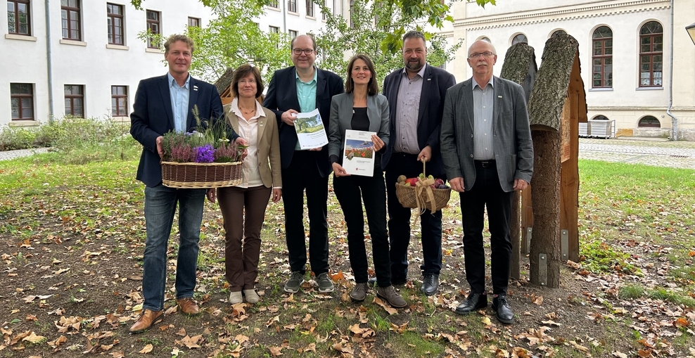 Gruppenbild im Garten