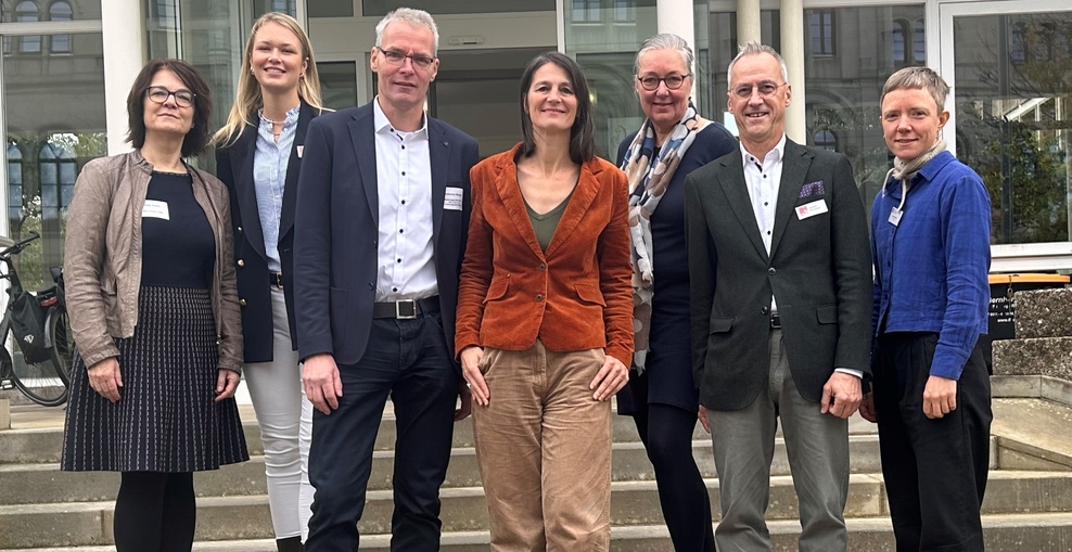 Gruppenbild vor dem Landwirtschaftsministerium