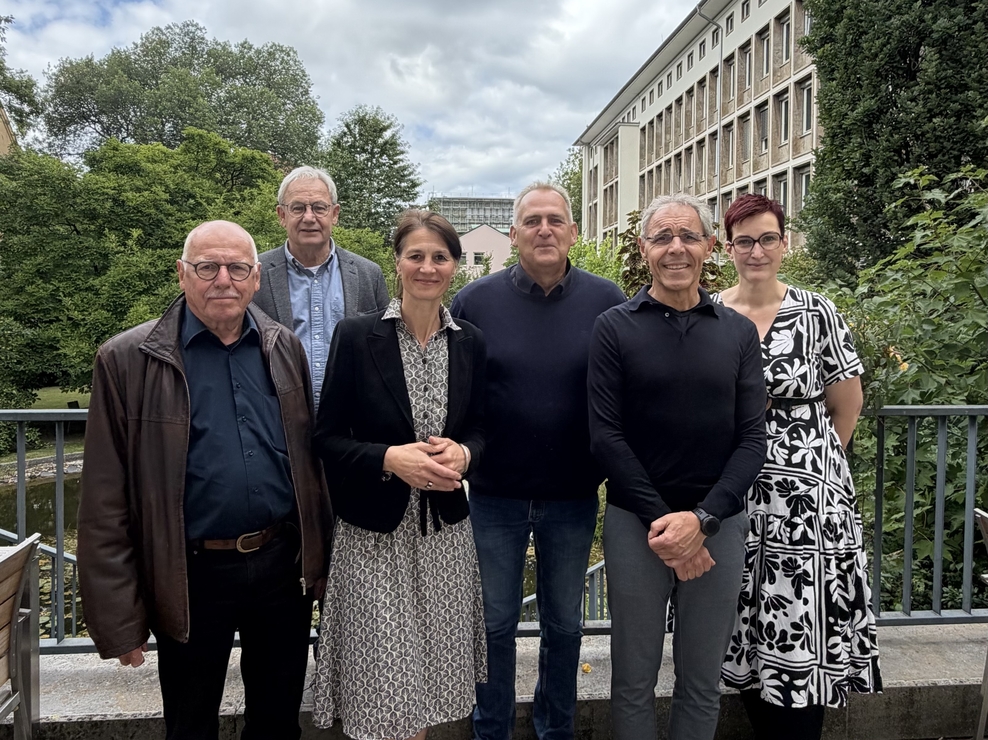 Gruppe von Menschen im Hof des Landwirtschaftsministeriums
